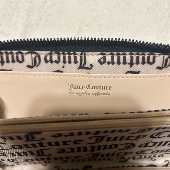Juicy Couture Wallet with Red Roses - Picture 3 of 8